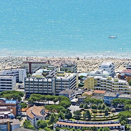 Residence Cristoforo Colombo - Carraro Immobiliare - Family Apartments Caorle Exterior photo