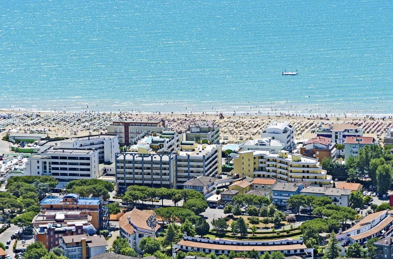 Residence Cristoforo Colombo - Carraro Immobiliare - Family Apartments Caorle Exterior photo