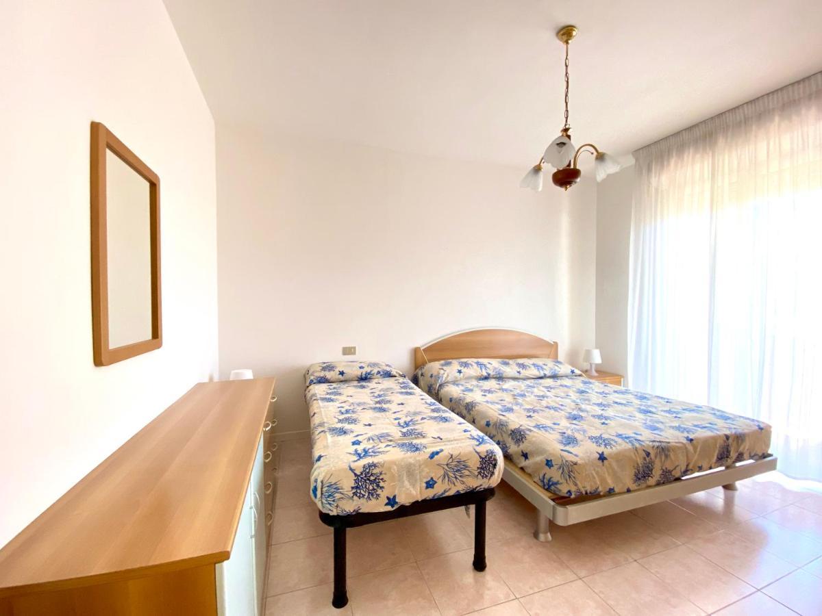 Residence Cristoforo Colombo - Carraro Immobiliare - Family Apartments Caorle Exterior photo