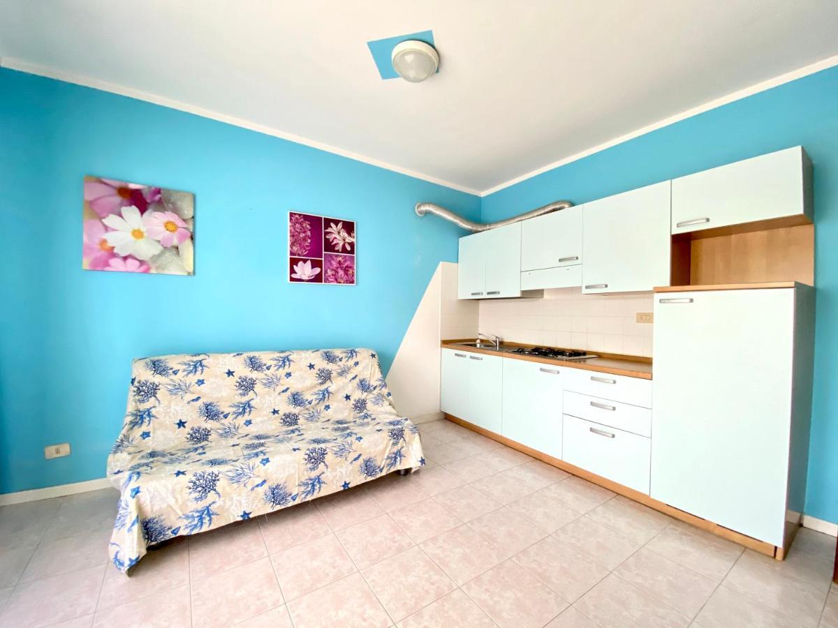 Residence Cristoforo Colombo - Carraro Immobiliare - Family Apartments Caorle Exterior photo